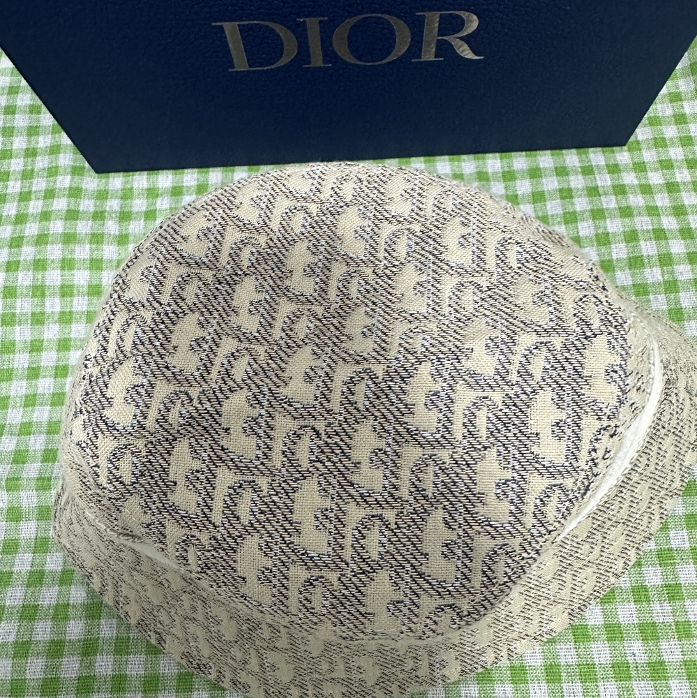 DIOR Bucket Hat - Picture 4 of 6